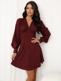 Rochie mini bordo cu decolteu în V și mâneci bufante