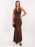 Rochie maxi elegantă maro cu decolteu tip cascadă
