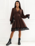 Rochie maro evazată cu dantelă și căptușeală