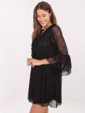 Rochie mini neagră evazată cu dantelă și șnur