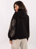 Hanorac negru cu glugă și broderie