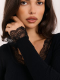 Pulover elegant negru cu dantelă
