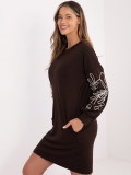Rochie scurtă maro cu broderie și mâneci bufante