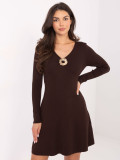 Rochie mini elegantă, reiată, cu mâneci lungi, maro