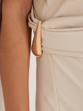 Rochie midi elegantă bej cu drapaje