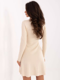 Rochie mini elegantă bej deschis din tricot cu decolteu în V