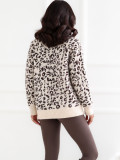 Pulover bej cu imprimeu animalier