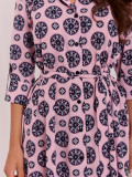 Rochie midi evazată roz deschis cu curea