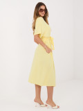 Rochie midi galbenă evazată cu curea și buzunare