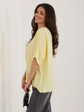 Bluză galbenă cu decolteu în V și mâneci scurte
