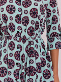 Rochie midi elegantă evazată cu curea și imprimeu