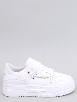 Adidași albi cu talpă mai înaltă