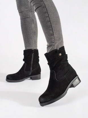 Botine negre cu guler plisat