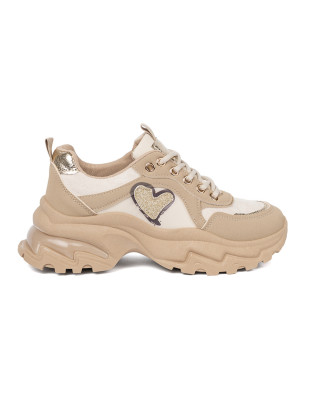 Sneakersi bej cu inimă aurie decorativă