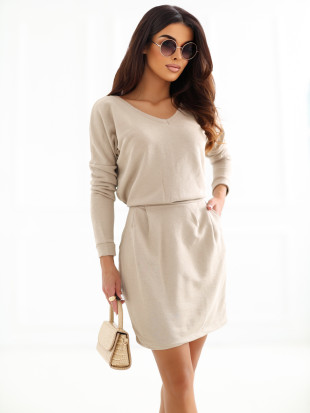 Rochie simplă bej cu mâneci lungi