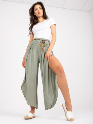 Pantaloni khaki stilati cu talie înaltă