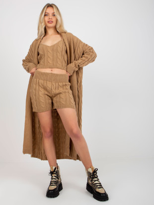 Compleu tricotat camel în trei piese cu top și pantaloni scurți