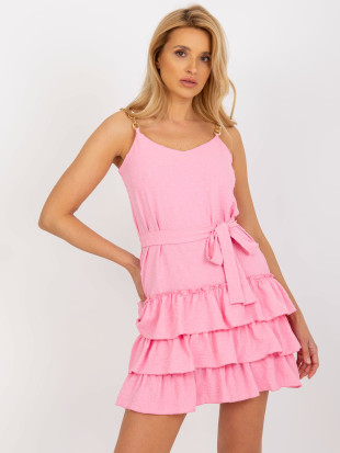 Rochie mini roz cu volane și lanțuri