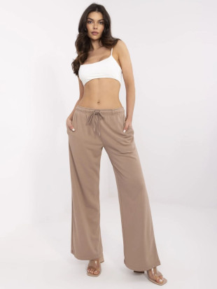 Pantaloni sportivi bej eleganți