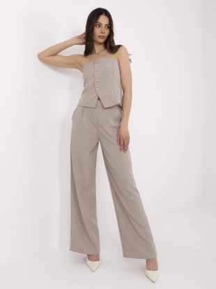 Compleu elegant în culoare bej