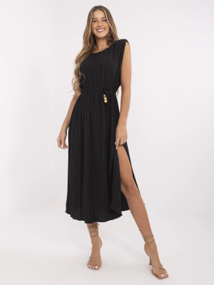 Rochie elegantă neagră evazată
