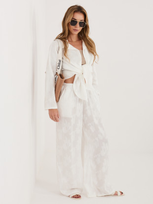 Set alb cămașă și pantaloni cu guler