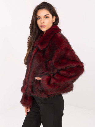 Jachetă elegantă bordo de iarnă