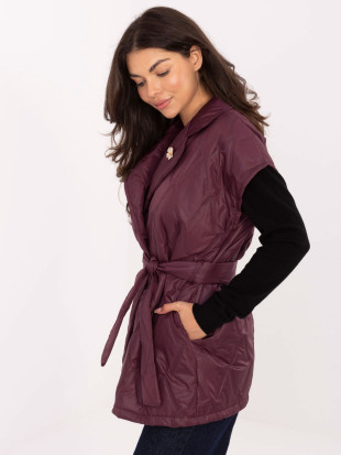 Vestă matlasată bordo elegantă cu curea