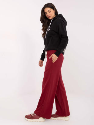 Pantaloni de trening bordo cu croială largă