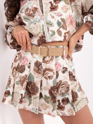 Pantaloni scurți maro cu imprimeu floral, croială largă și curea