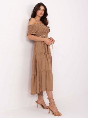 Rochie elegantă evazată în culoarea camel