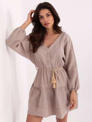 Rochie bej evazată cu mâneci lungi