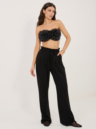 Pantaloni negri cu dungi și talie înaltă