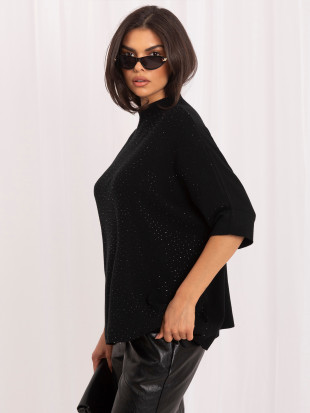 Pulover elegant negru cu aplicație și guler înalt