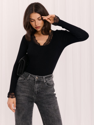 Pulover elegant negru cu dantelă