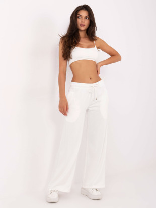 Pantaloni ecru stilati