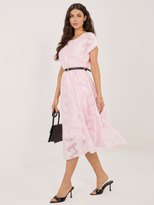 Rochie midi evazată roz deschis cu curea