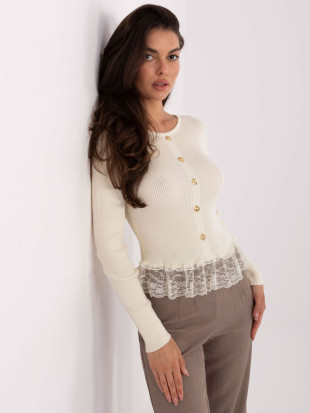 Pulover elegant bej cu dantelă și nasturi